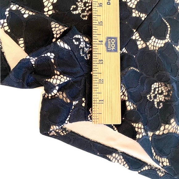 NWT — EXPRESS Elegant & Dressy Black Lace Shorts on Cream Fabric Size 4 - Picture 7 of 8